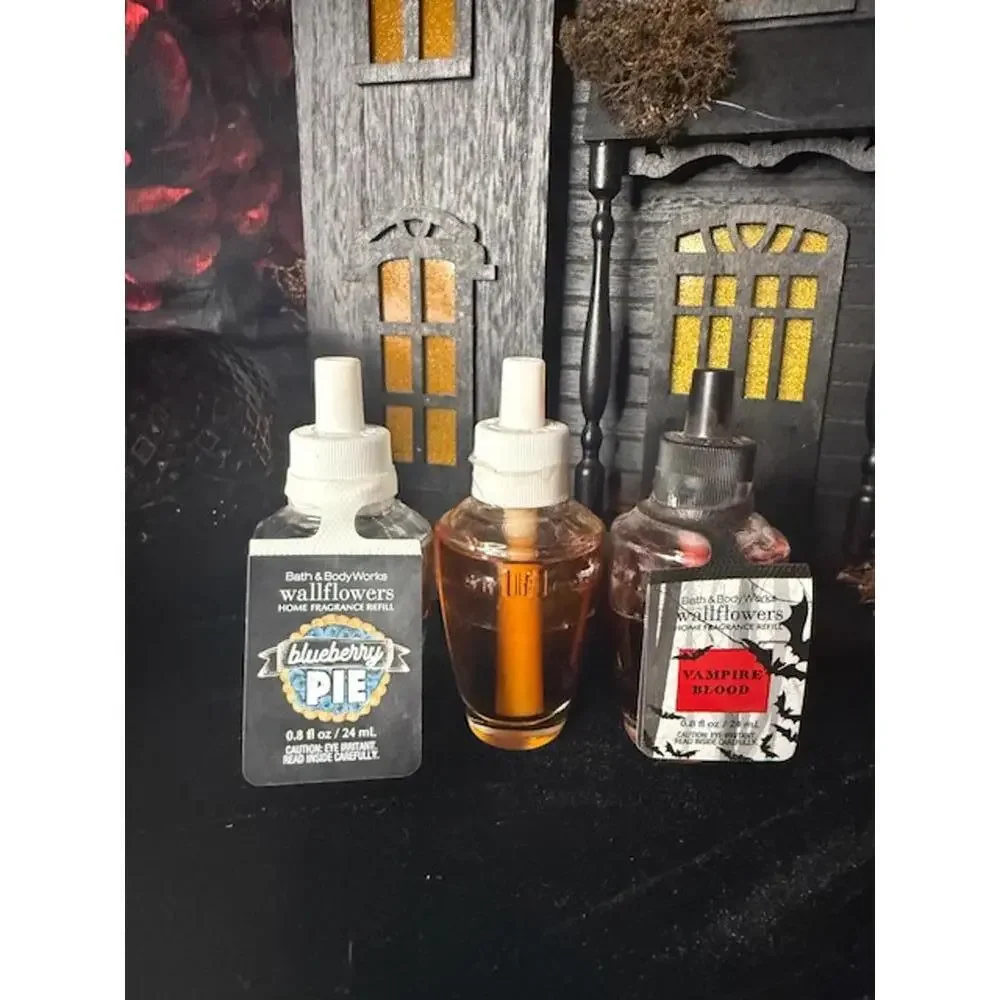 Bath & Body Works Halloween Skeleton Hand Wallflower Plug Roses 2018